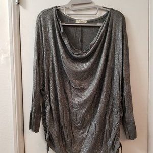 Drape neck 3/4 sleeve metallic side rushing top